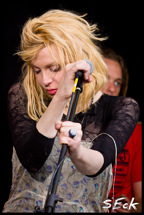 Lauth Investigations International | Kurt and Courtney - Can One PI's Story Reopen The Rocker's Cold Case? Courtney Love Hole Kurt Cobain Murder Conspiracy