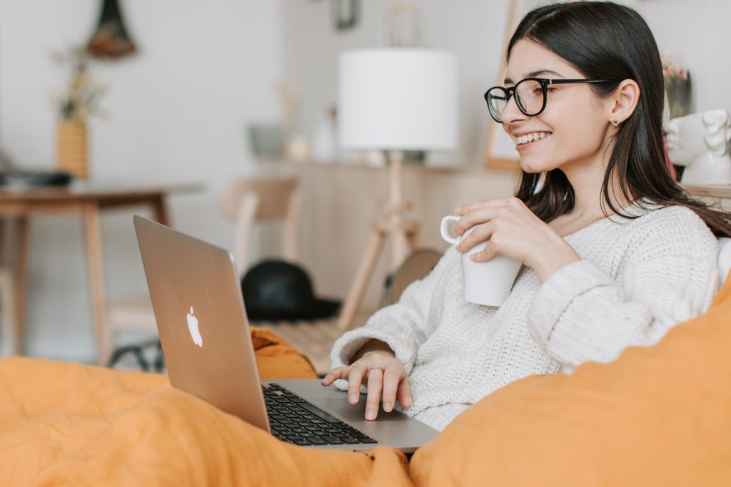 how to avoid online romance scams in 2021
